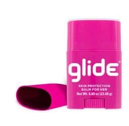 La transpiration entre les jambes ? Fini grâce à Bodyglide Stick